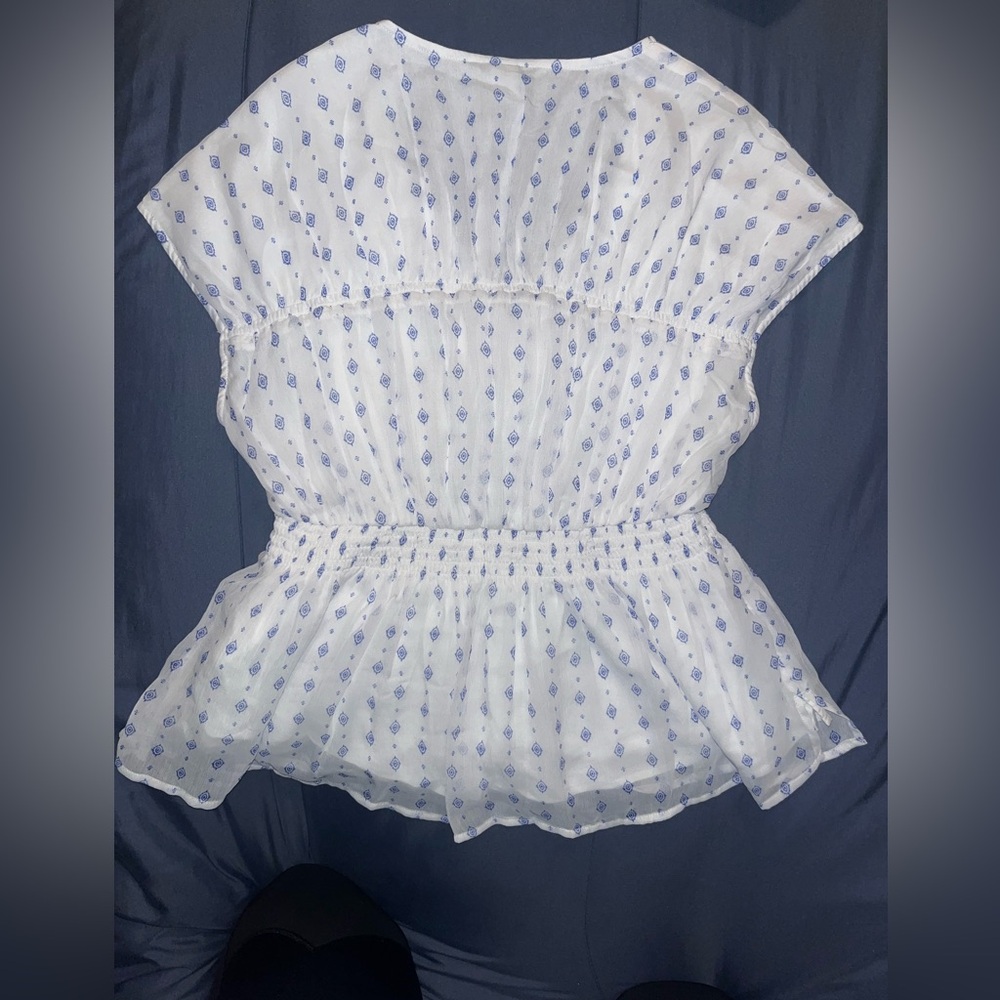 LIKE NEW Waist-Defined Printed Dolman-Sleeve Top - White Geo - Sz Medium - Picture 4 of 10